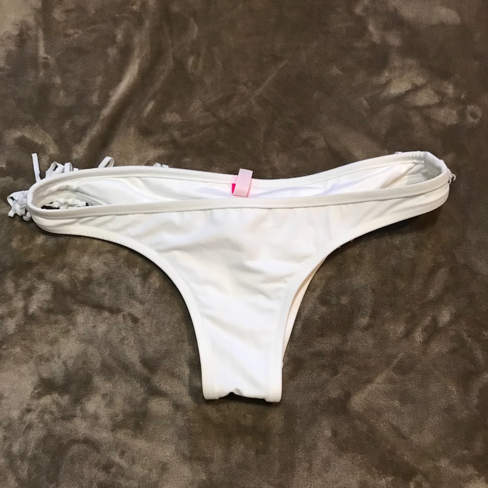 Victoria’s Secret cheeky bikini bottoms